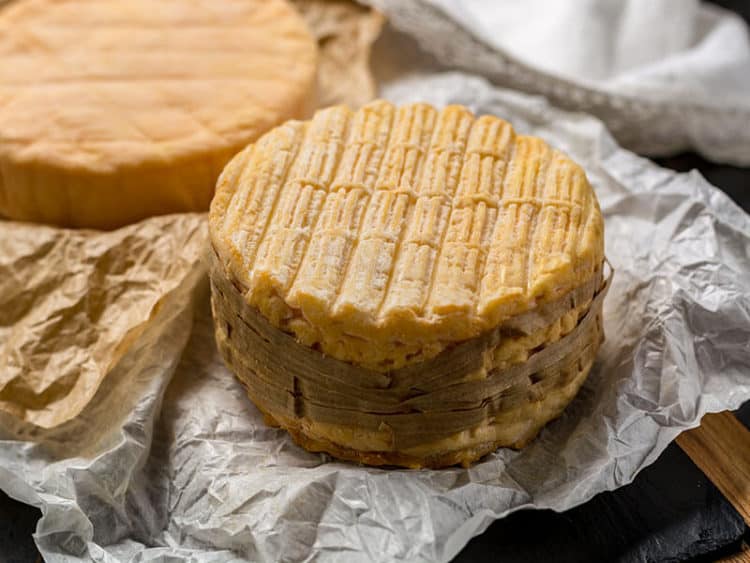 What Does Muenster Cheese Taste Like? Ultimate Answer 2023