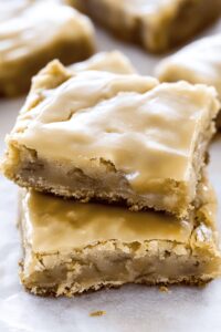 Heavenly Maple Glazed Apple Blondies Recipe