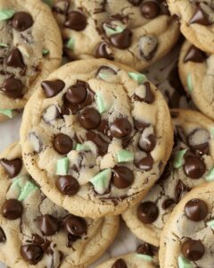 Velvety Mint Chocolate Chip Cookies Recipe