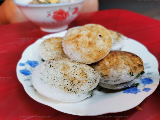 Vietnamese Mini Pancakes (Banh Can)