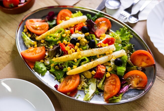 What Are the Most Common Vegetables Used in Spanish Cuisine?