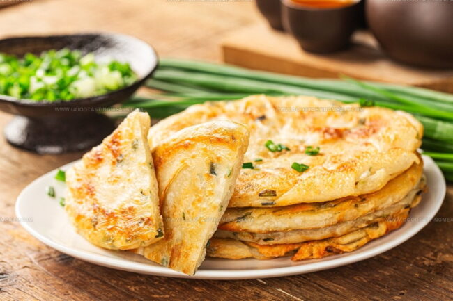 What Are the Must-Have Dipping Sauces That Enhance the Taste of Asian Pancakes?
