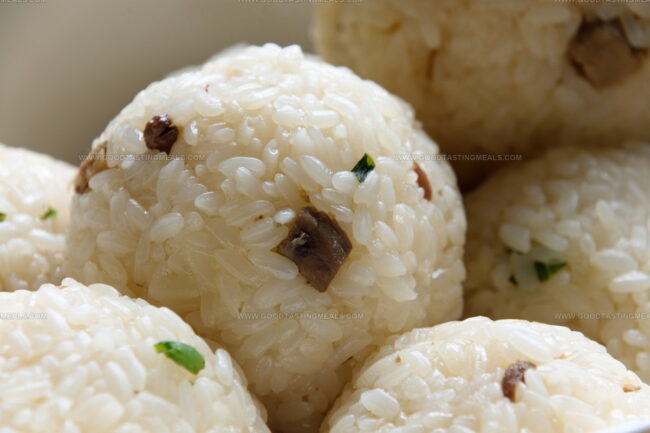 Vietnamese Rice Balls (Com Nam)