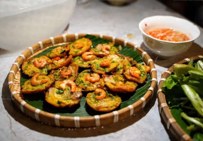 Vietnamese Mini Savory Pancakes (Banh Khot)