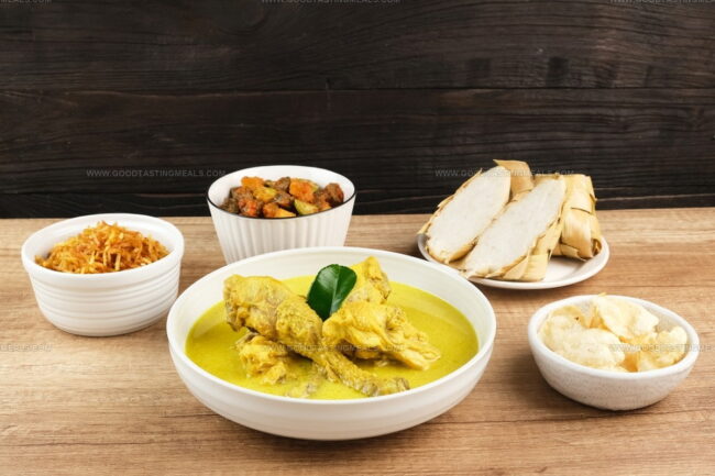 What Are the Key Spices Used in Indonesian Chicken Dishes?