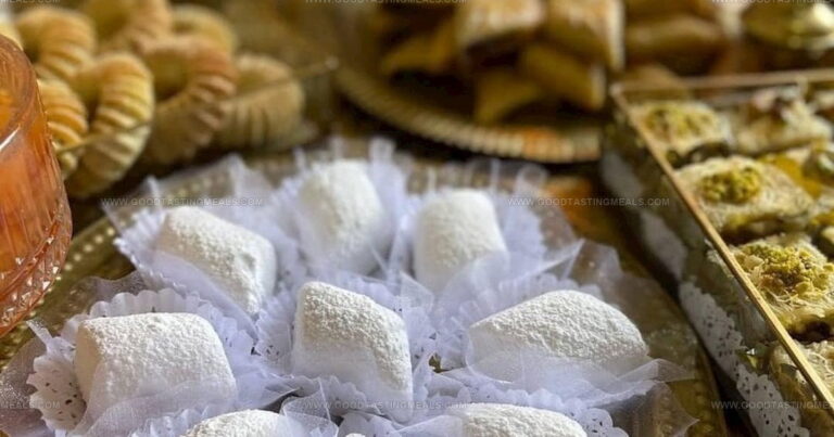 32 Flavorful Traditional Algerian Foods to Discover